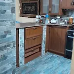 شقه