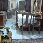 شقه